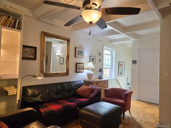 150-40 Goethals AVE #50E, Briarwood, NY 11432