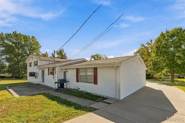 9 Pedrotti LN, O'fallon, MO 63366