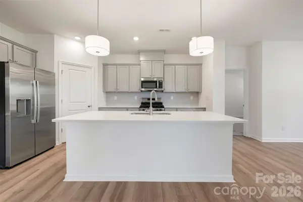 8895 Visgrove DR, Sherrills Ford, NC 28673