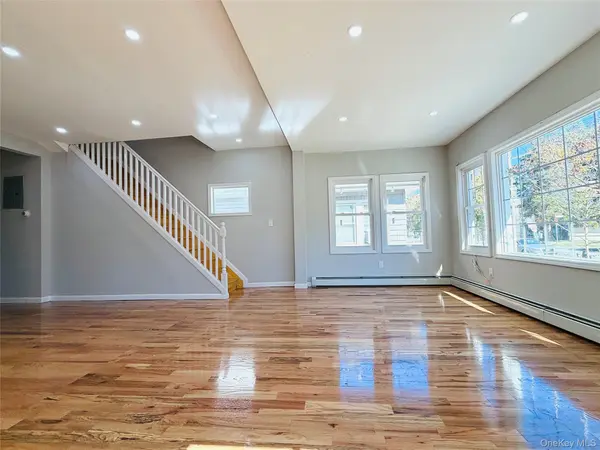 9934 Bellaire PL, Queens Village, NY 11429