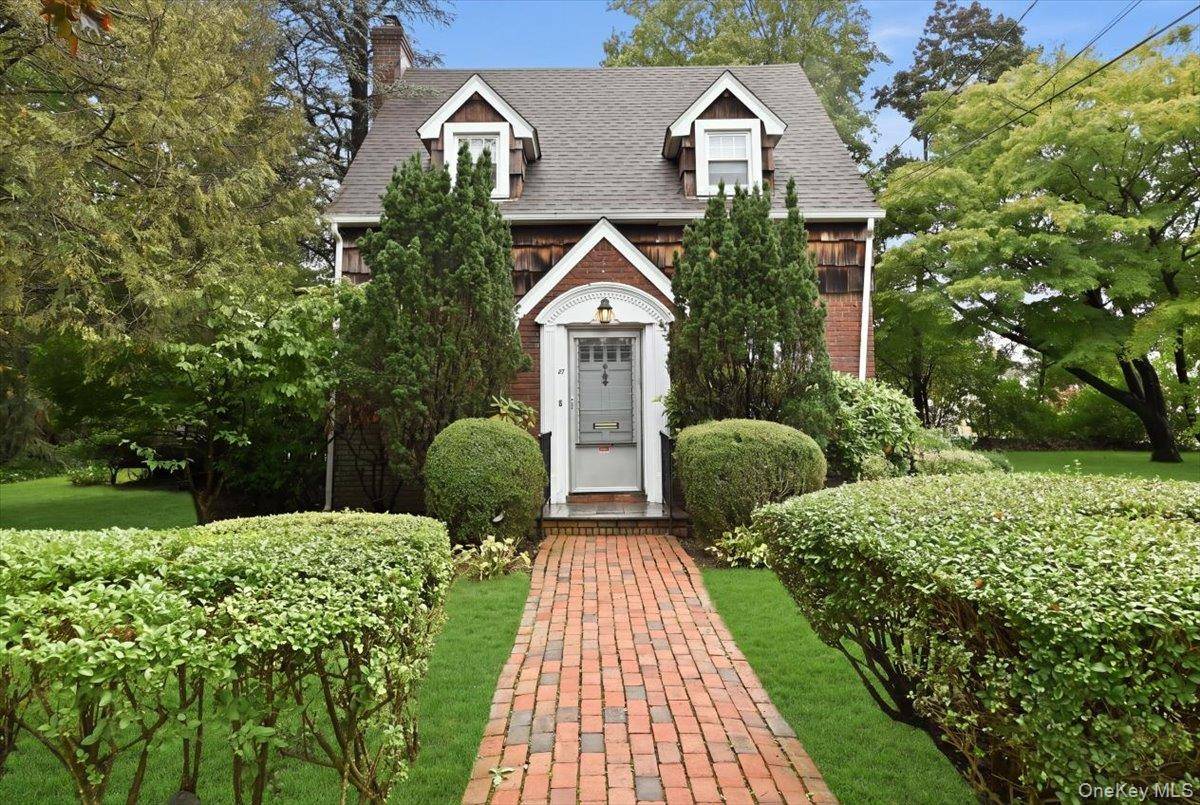 47 Broadfield RD, Hempstead, NY 11550