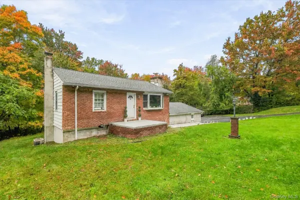 19 Ridgeview RD, Hopewell Junction, NY 12533
