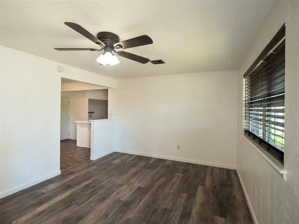 305 S Janeway AVE, Moore, OK 73160