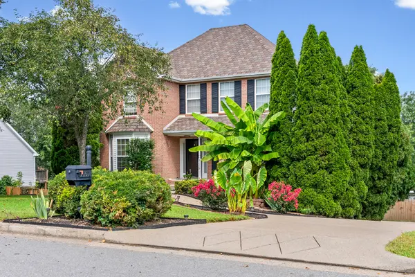 715 Meadowgate Ln, Clarksville, TN 37040