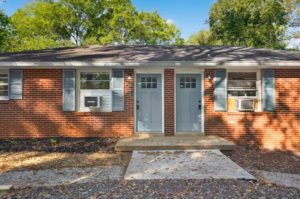 318 Davis Dr, Clarksville, TN 37040