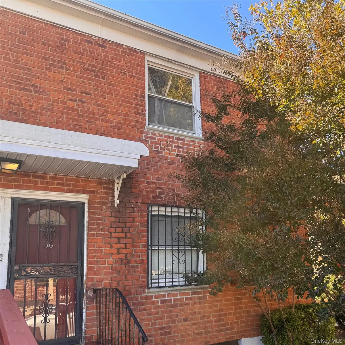 68-24 140 ST #A, Flushing, NY 11367