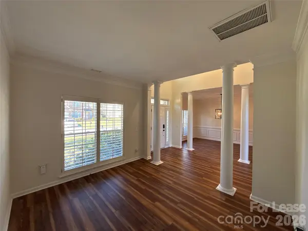 9318 Autumn Applause DR, Charlotte, NC 28277