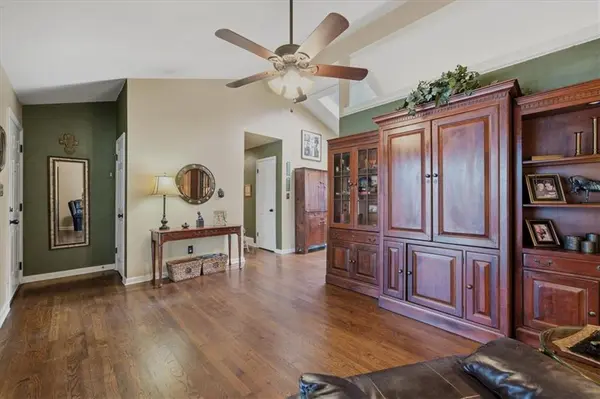 3501 Woodbury ST, Independence, MO 64055