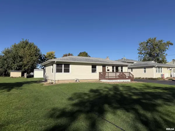 1004 PINE ST, Galesburg, IL 61401