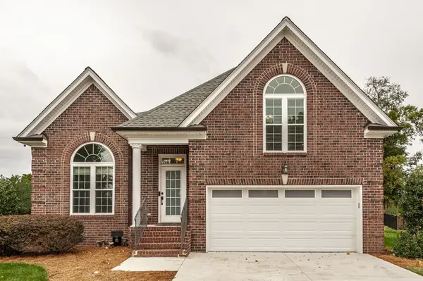 1158 Isaac Franklin Dr, Gallatin, TN 37066