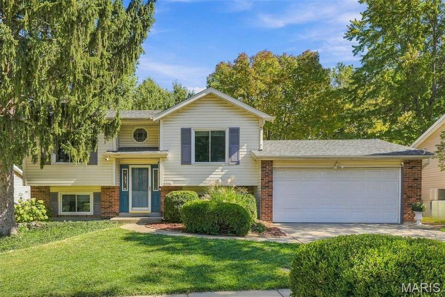 1056 Driftwood Trails DR, Florissant, MO 63031