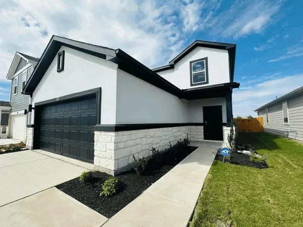 152 Hornet ST, Elgin, TX 78621