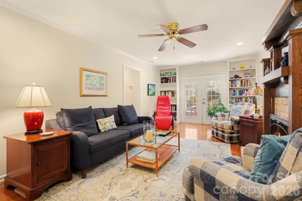 640 Heather LN, Charlotte, NC 28209