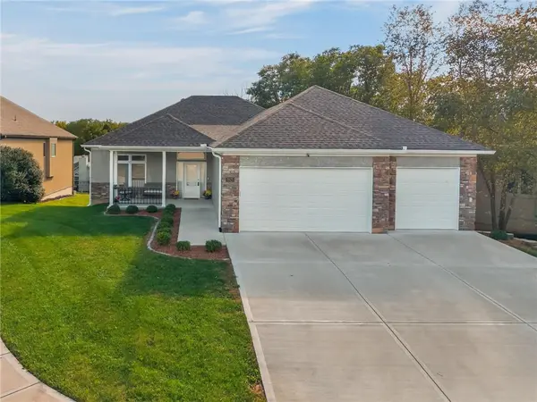 1925 Carter CT, Liberty, MO 64068