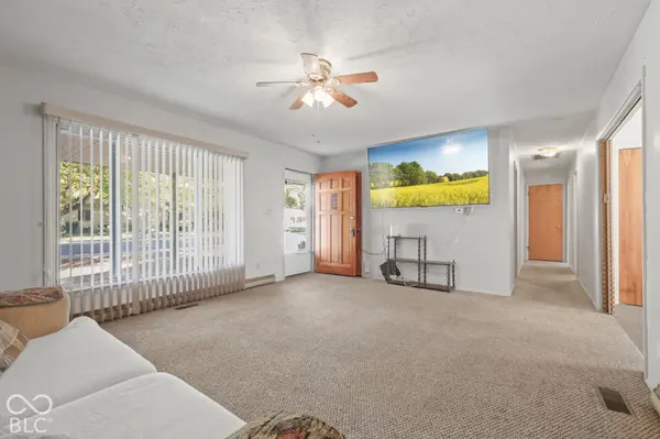 20 N Middleton DR, Franklin, IN 46131