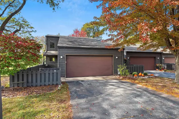 65 WEBSTER HEIGHTS DR, Green Bay, WI 54301