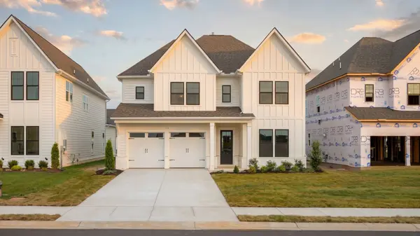 5722 Sagebrush Dr, Murfreesboro, TN 37129