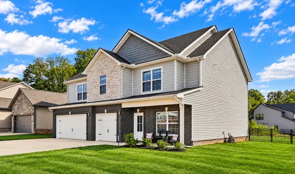 1093 Mourning Cloak Dr, Clarksville, TN 37043