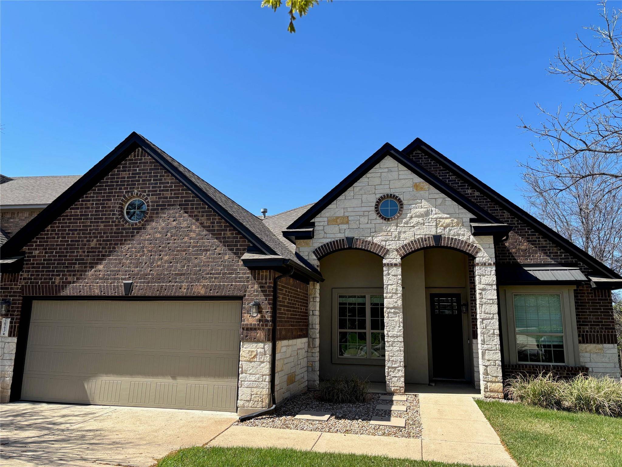 223 Bellagio DR, Lakeway, TX 78734
