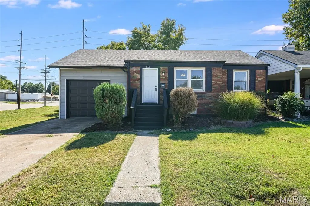 2668 E 27th ST, Granite City, IL 62040