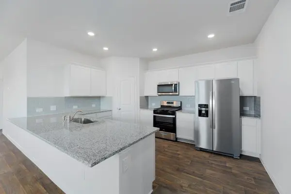 240 Connor LN, Georgetown, TX 78626