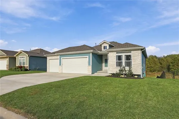 10514 Augusta DR, Kansas City, KS 66109
