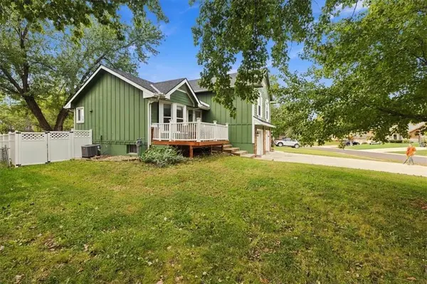 3517 Remington LN, Leavenworth, KS 66048