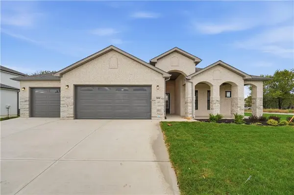 18520 W 195th ST, Spring Hill, KS 66083