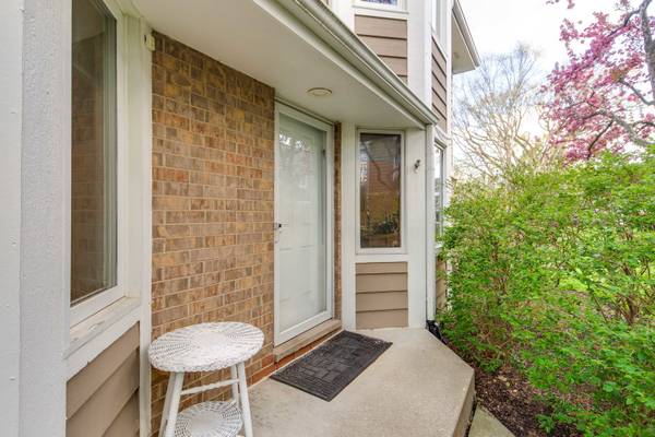 73 Woodstone DR, Buffalo Grove, IL 60089
