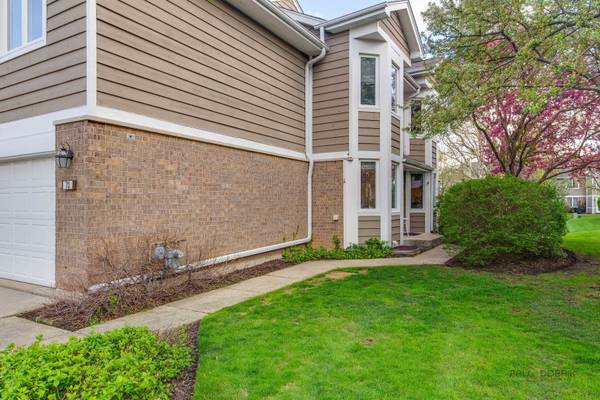 73 Woodstone DR, Buffalo Grove, IL 60089
