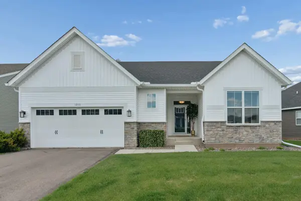 1248 Oak Tree CT, Carver, MN 55315