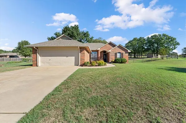 5424 Fawn RUN, Guthrie, OK 73044