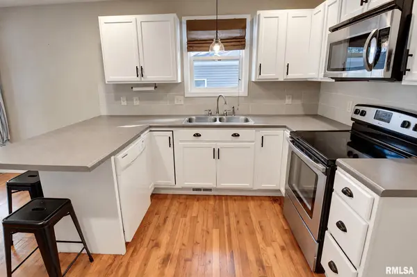 310 BRYANT ST, Taylorville, IL 62568