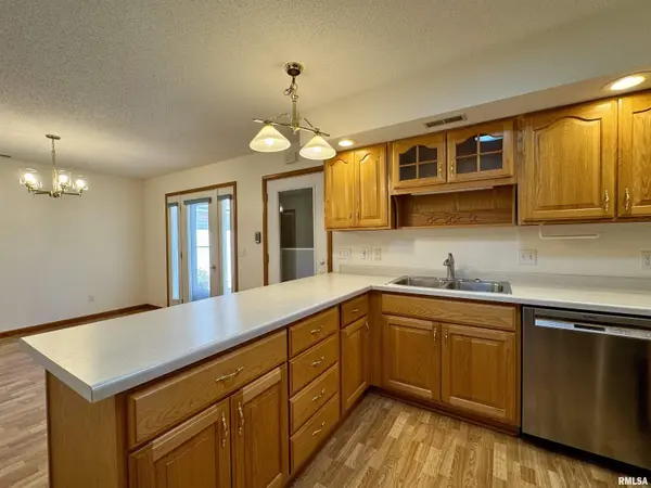 234 Scotch Pine DR, Macomb, IL 61455