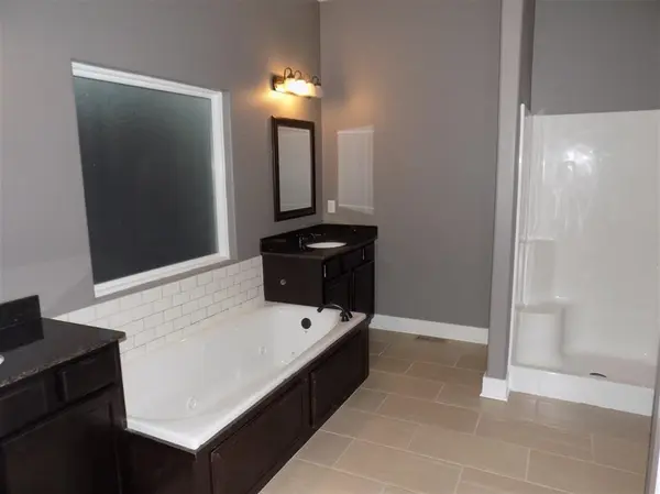 12417 E Casa Bella ct, Wichita, KS 67207