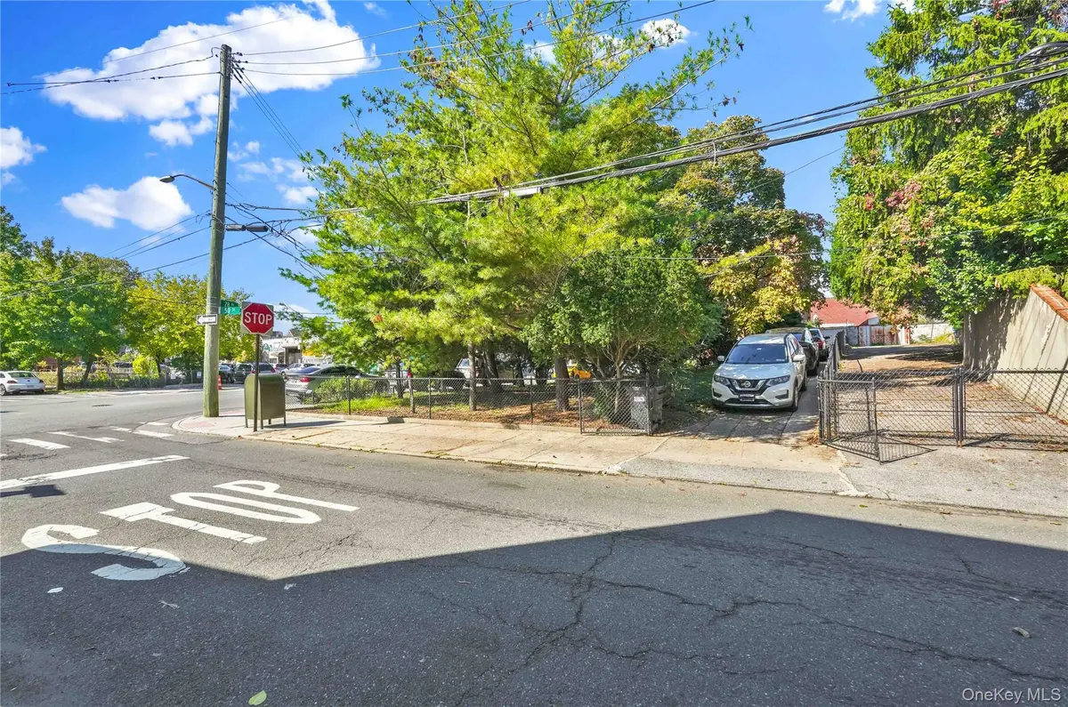 25-98 50th ST, Astoria, NY 11377