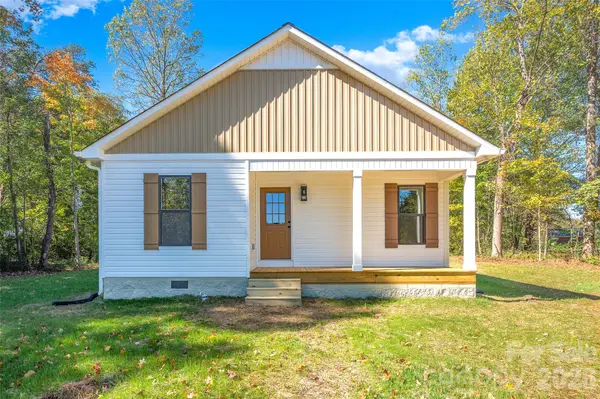 104 Roseman LN, Statesville, NC 28625