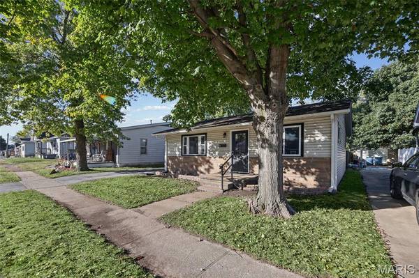 615 Broadway, East Alton, IL 62024