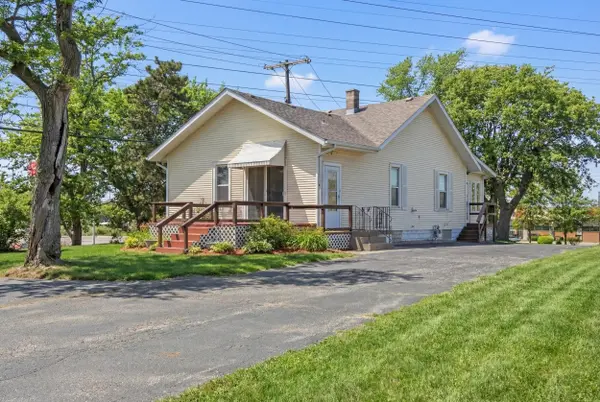 2418 Ridge RD, Highland, IN 46322