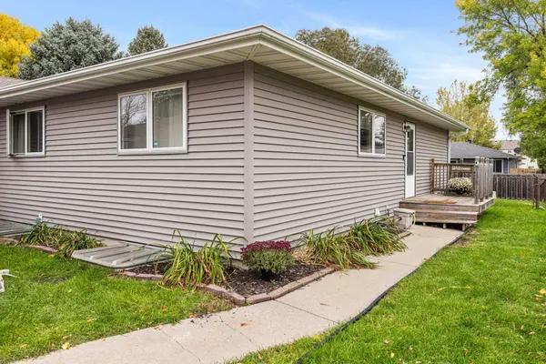 1326 35th AVE S, Moorhead, MN 56560