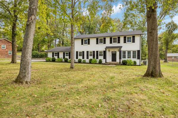 1325 Dalemere Dr, Nashville, TN 37207