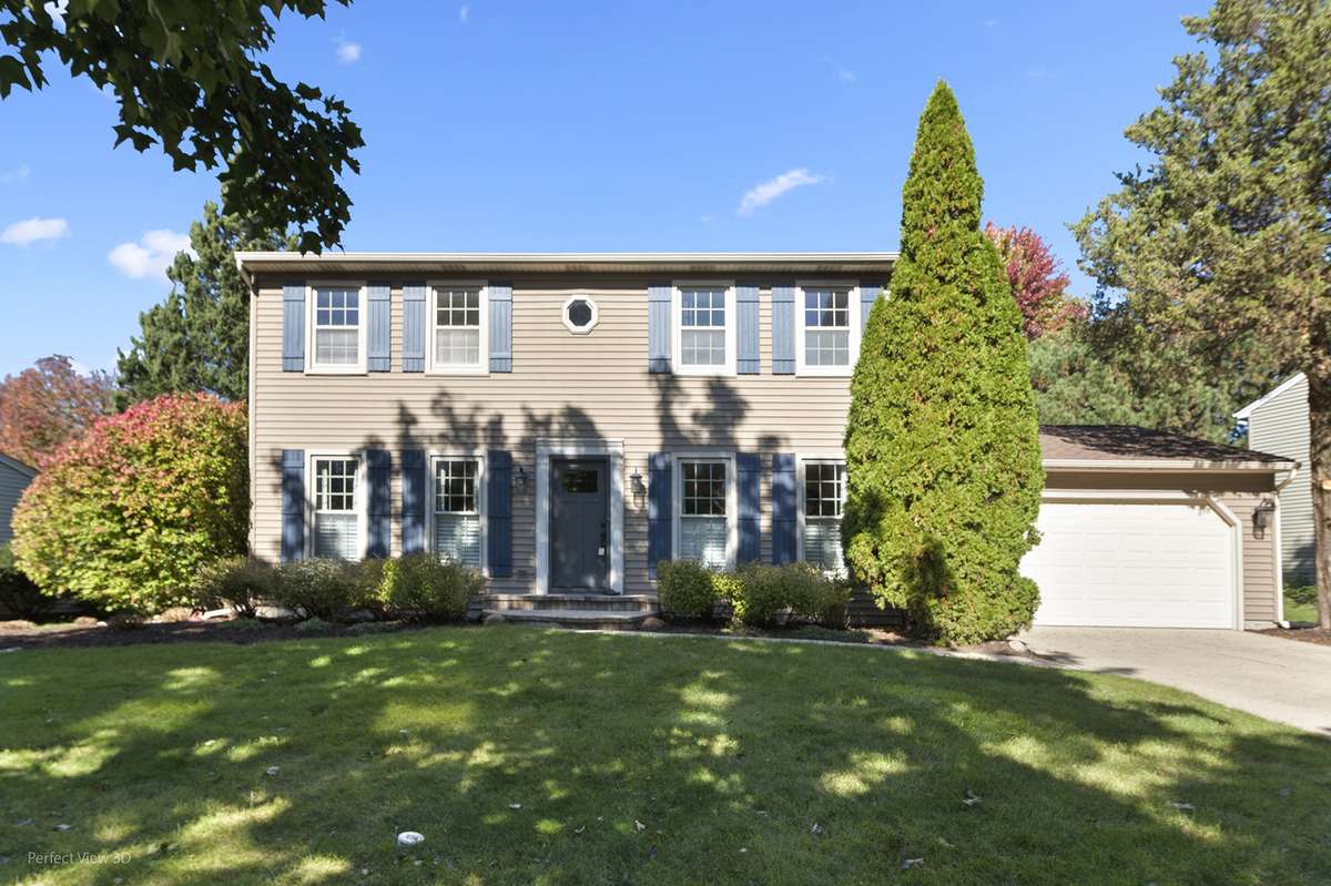 945 E Benton AVE, Naperville, IL 60540