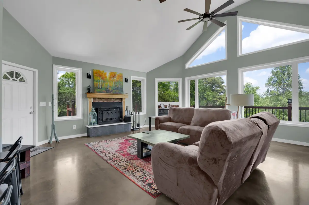 232 Covenant Ln, Mcminnville, TN 37110