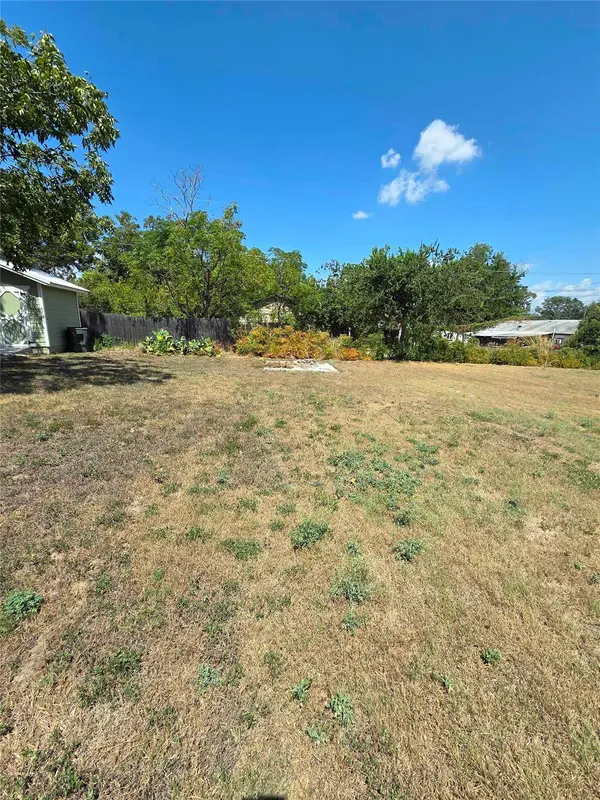 405 S Burleson ST, Kyle, TX 78640