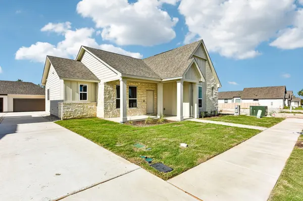 472 Treadwell LN, Kyle, TX 78640