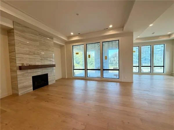 2944 W 133rd TER, Leawood, KS 66209