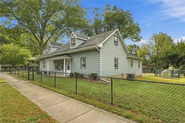 801 Osage ST, Leavenworth, KS 66048