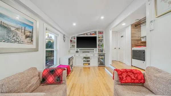 229 W Montauk HWY #75, Hampton Bays, NY 11946