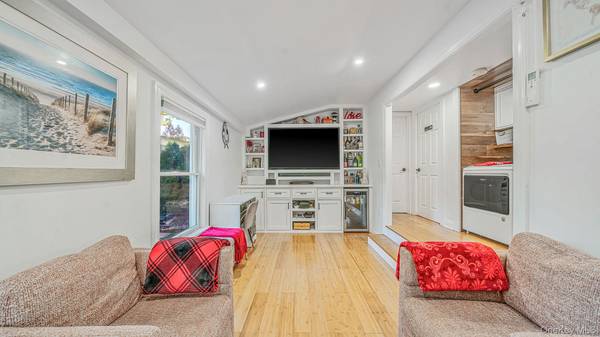 229 W Montauk HWY #75, Hampton Bays, NY 11946