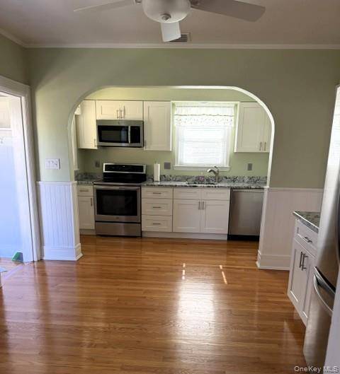 79 Cleveland ST, Bay Shore, NY 11706